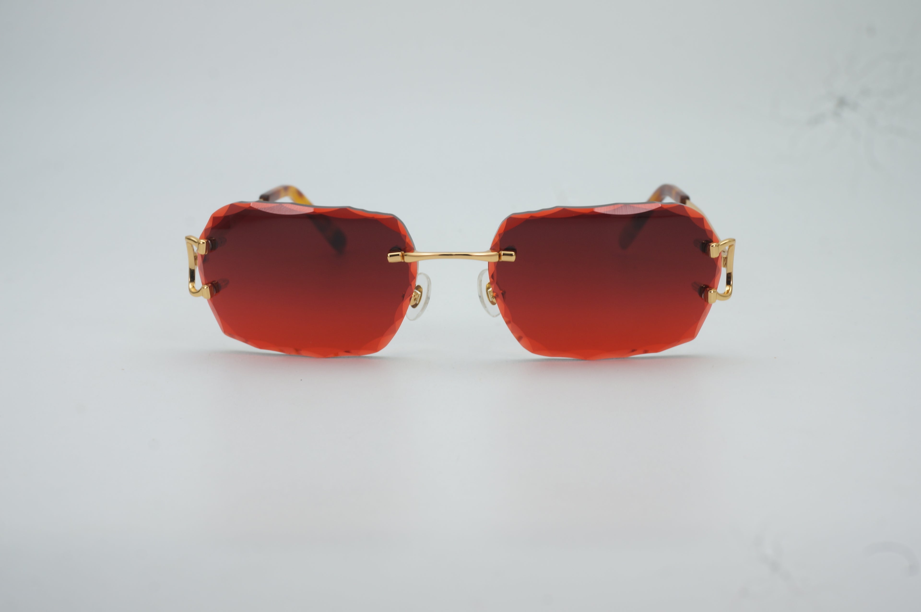 Diamond cut lens sunglasses