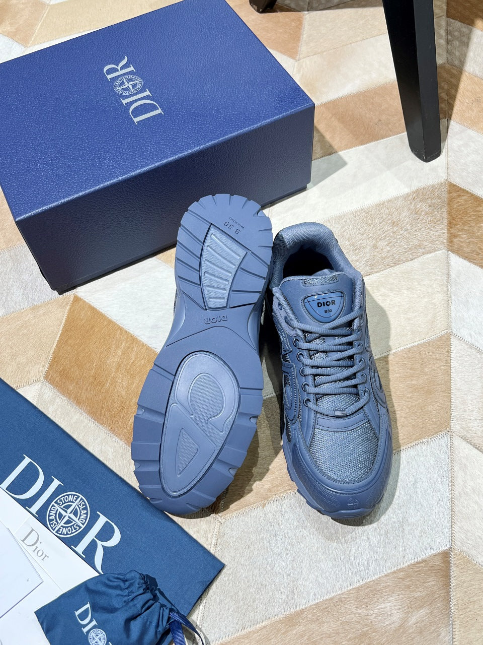 Unisex sneakers