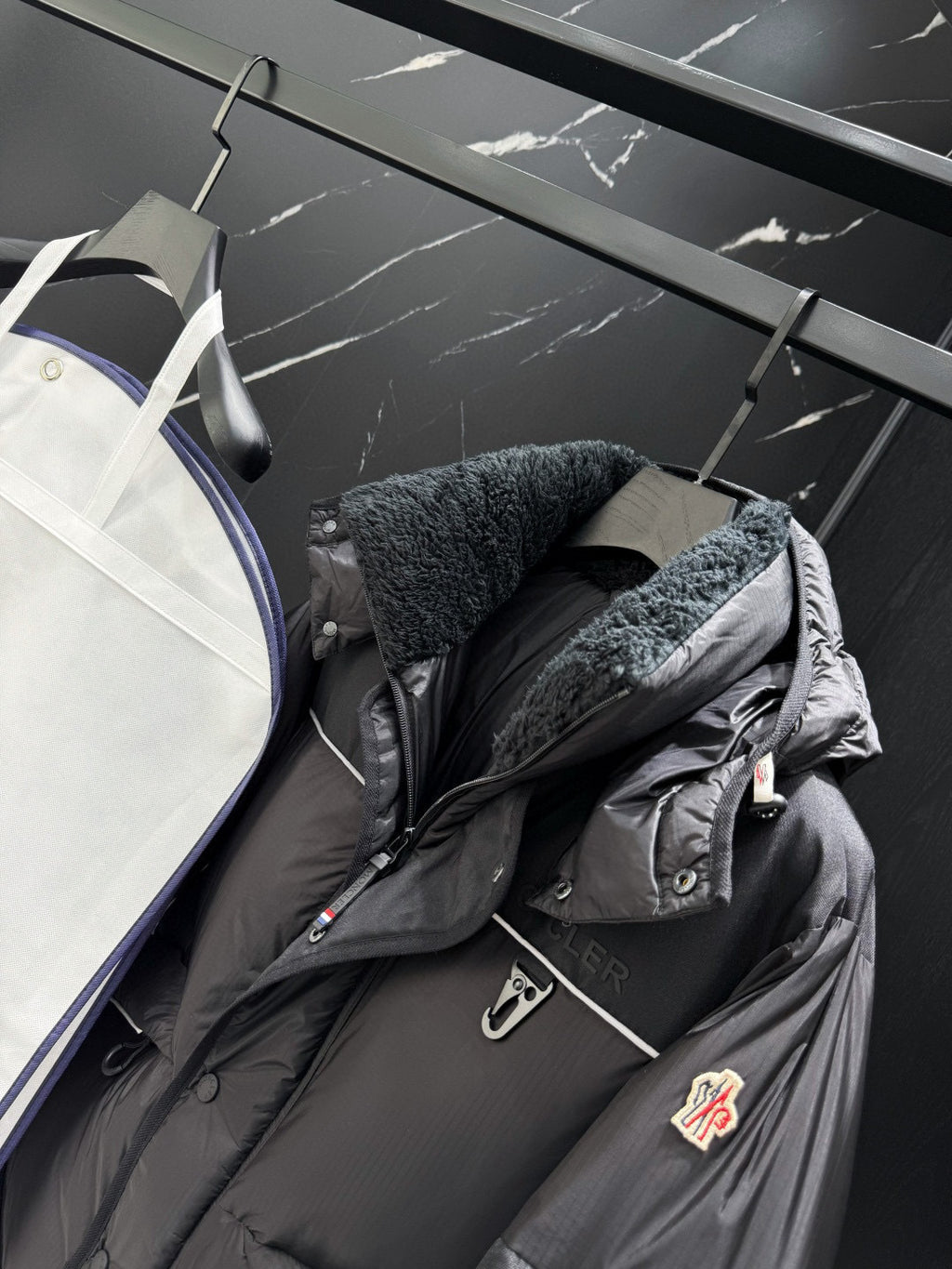 PUFFER JACKET