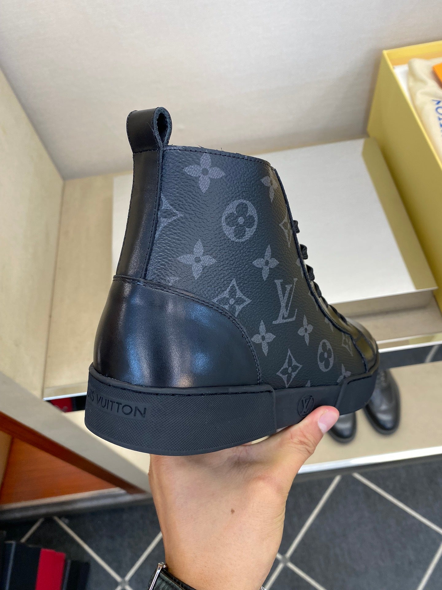 Sneakers