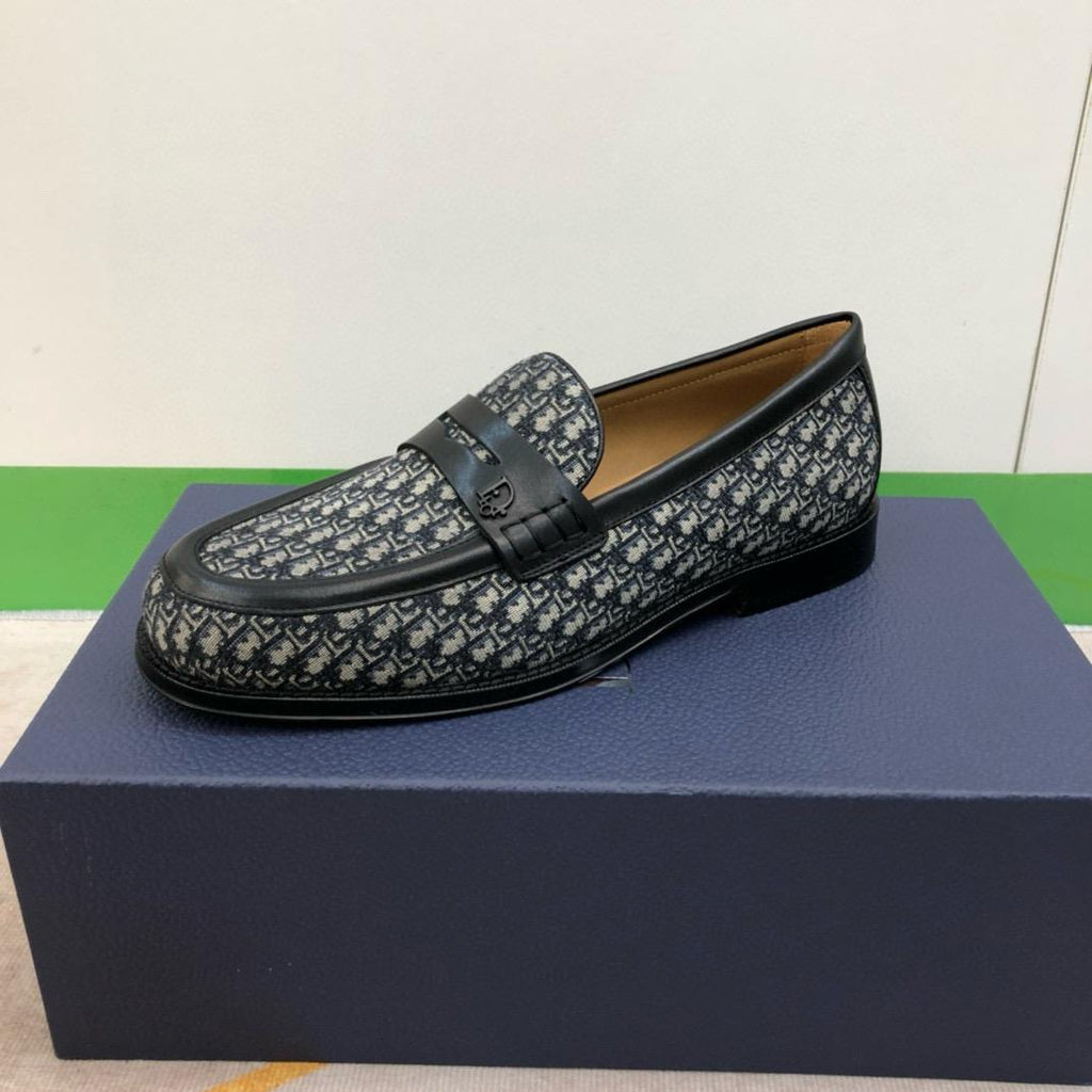 Men loafers