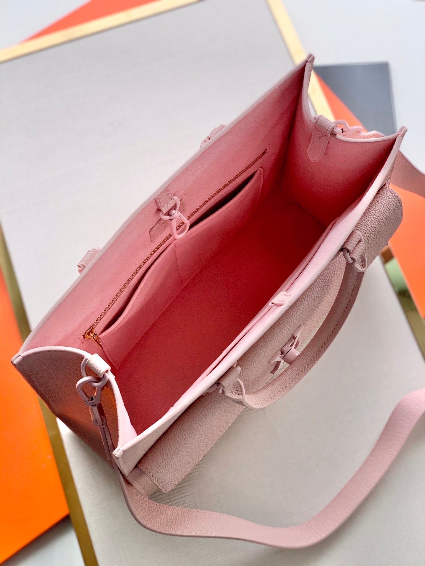 Women bag lockme tote