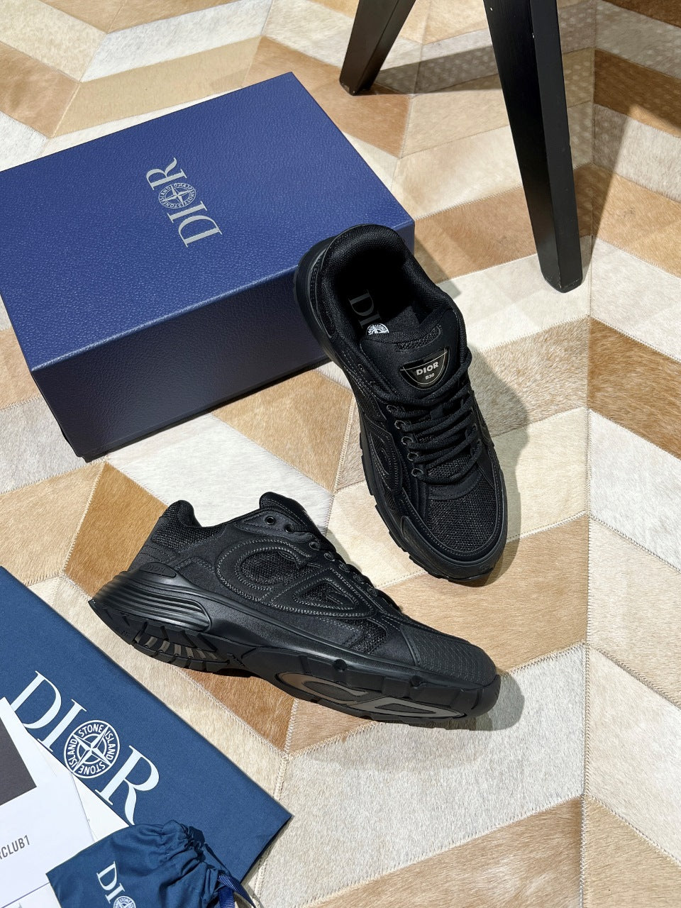 Unisex sneakers