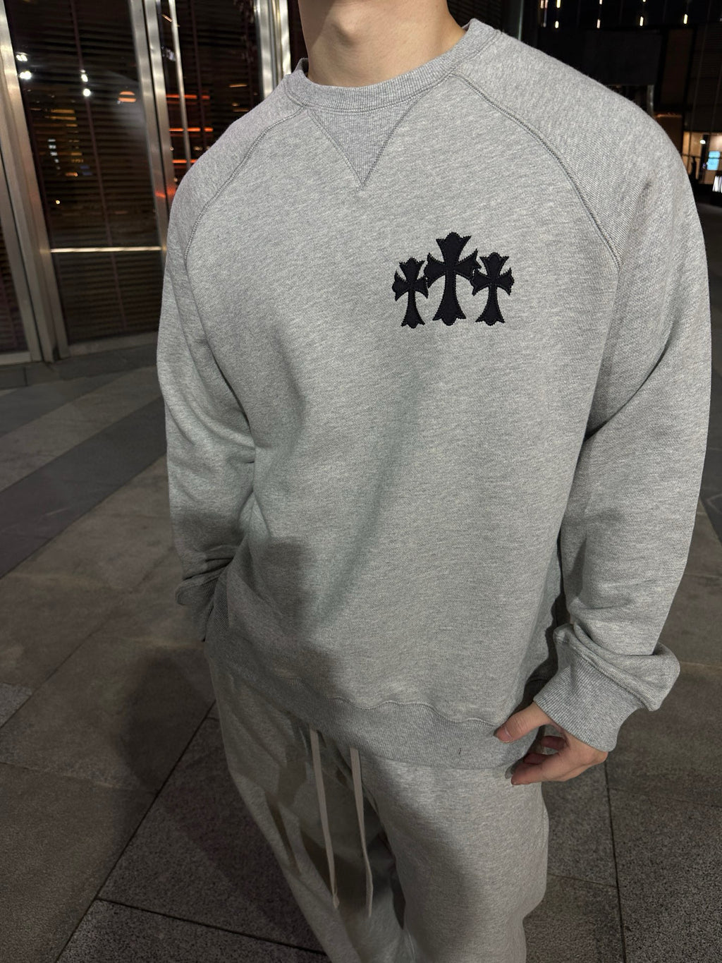Sweatshirt