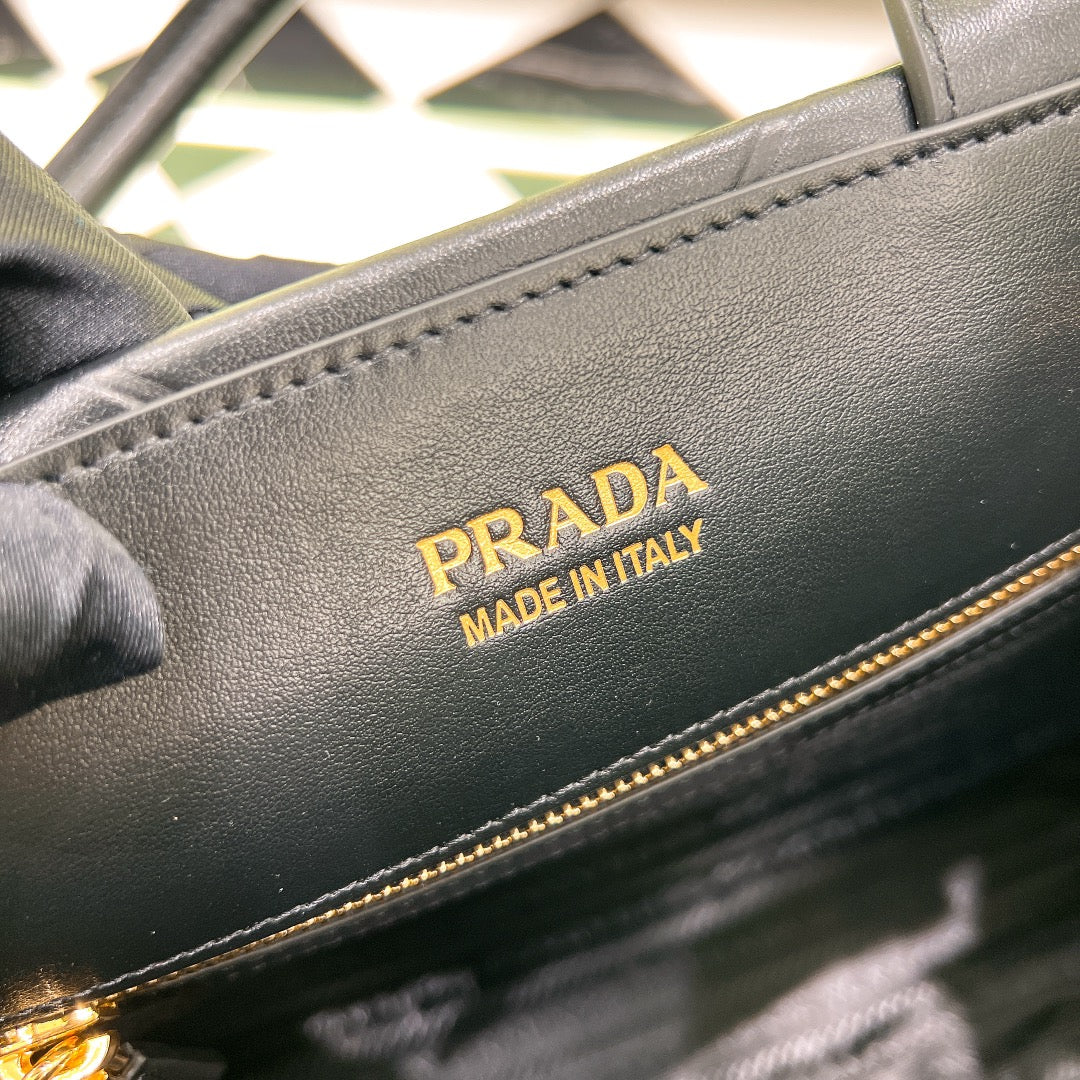 Women bag tote