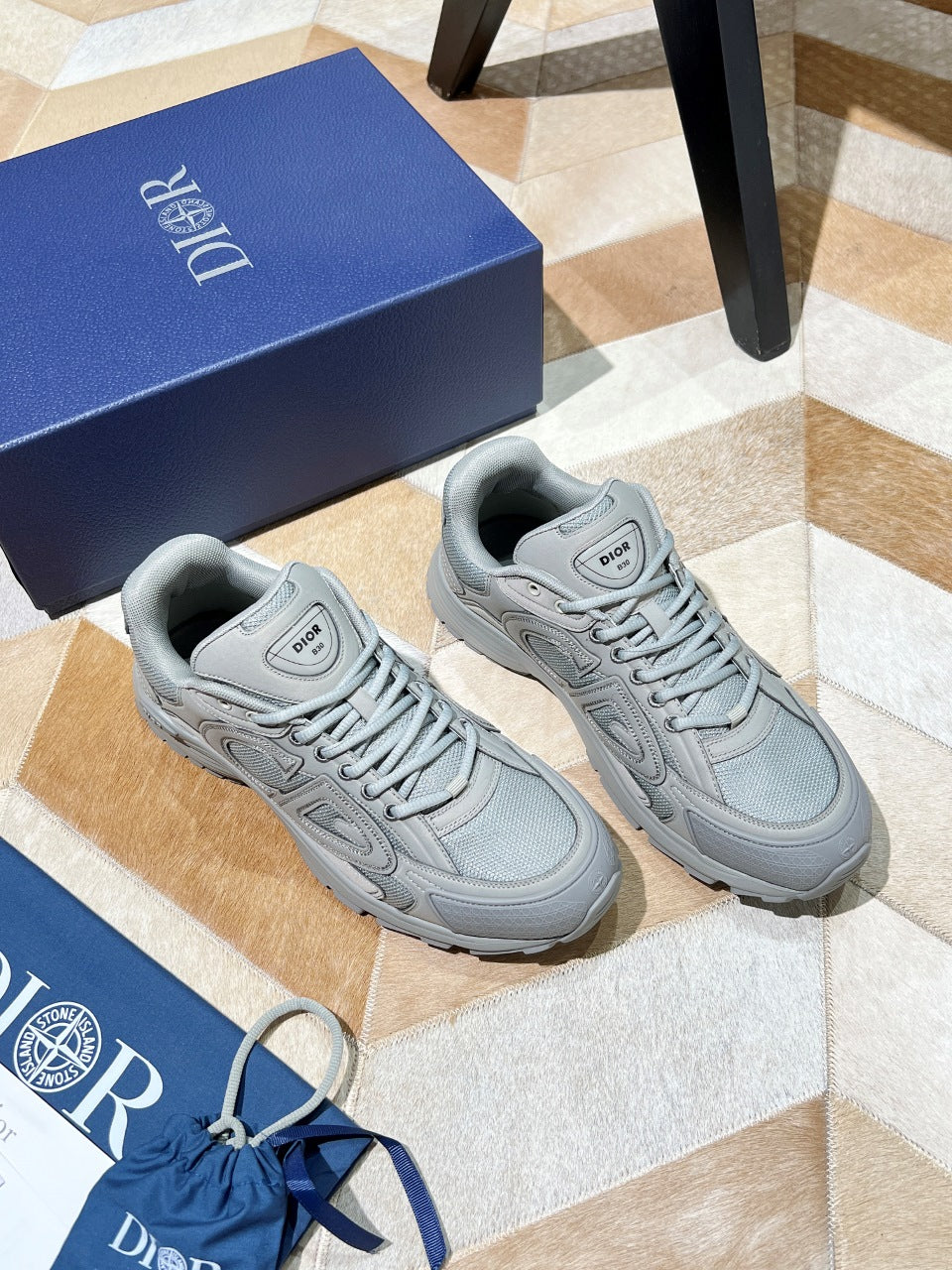 Unisex sneakers
