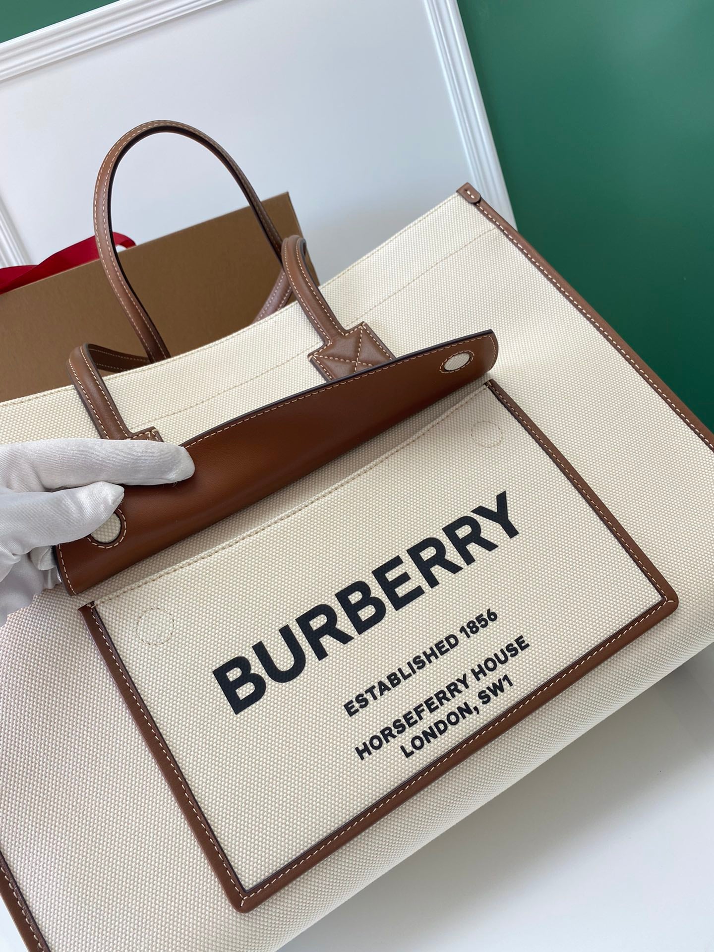 Women bag tote