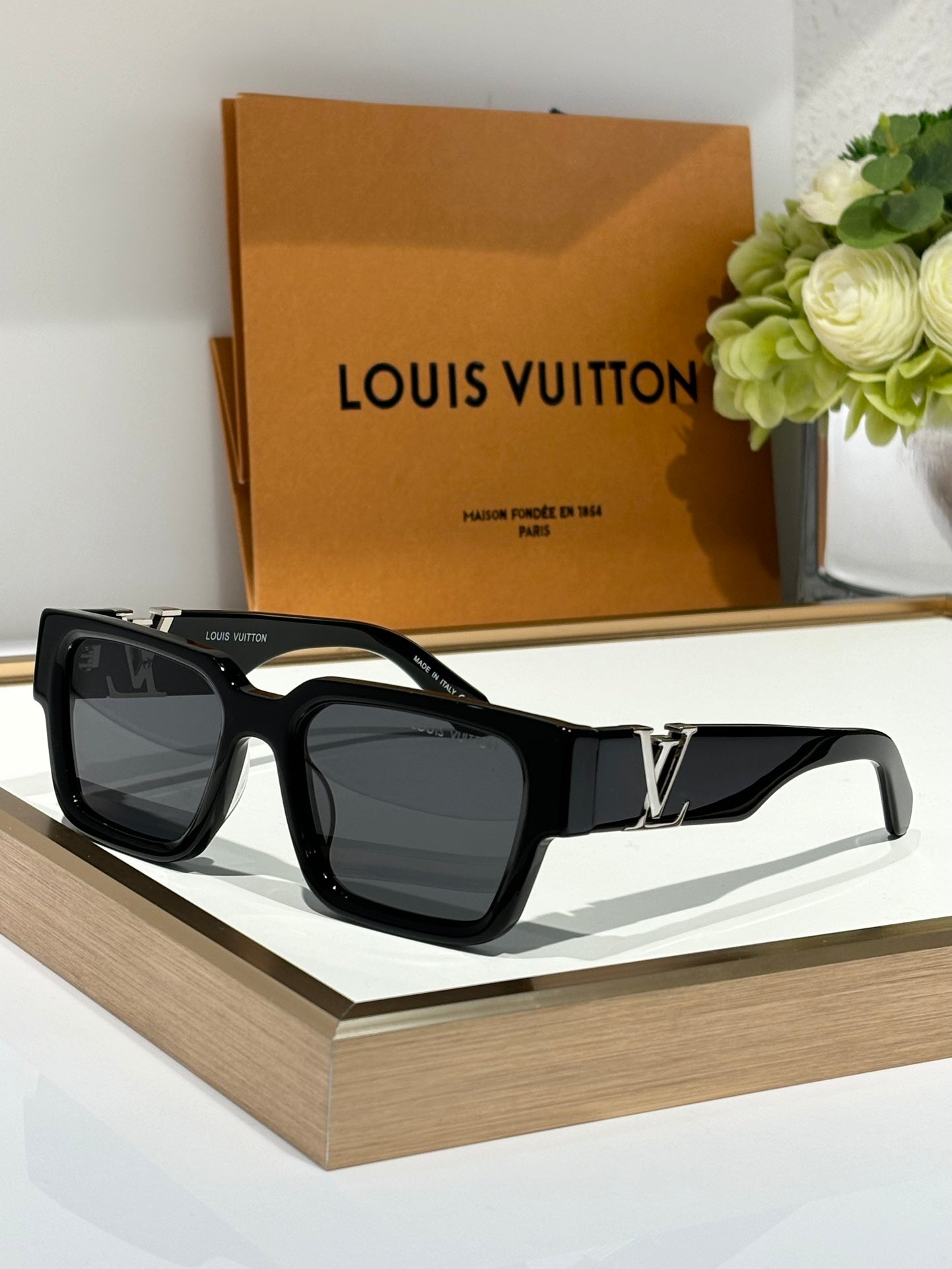 Sunglasses (6 Colors)