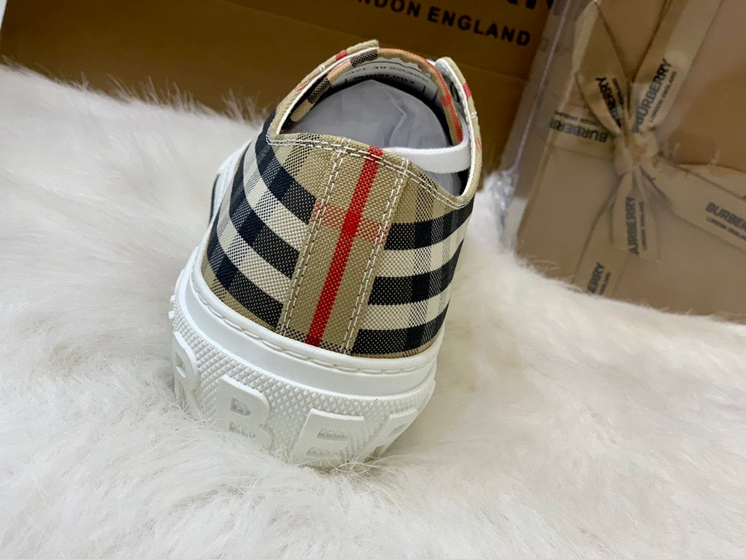 Unisex sneakers