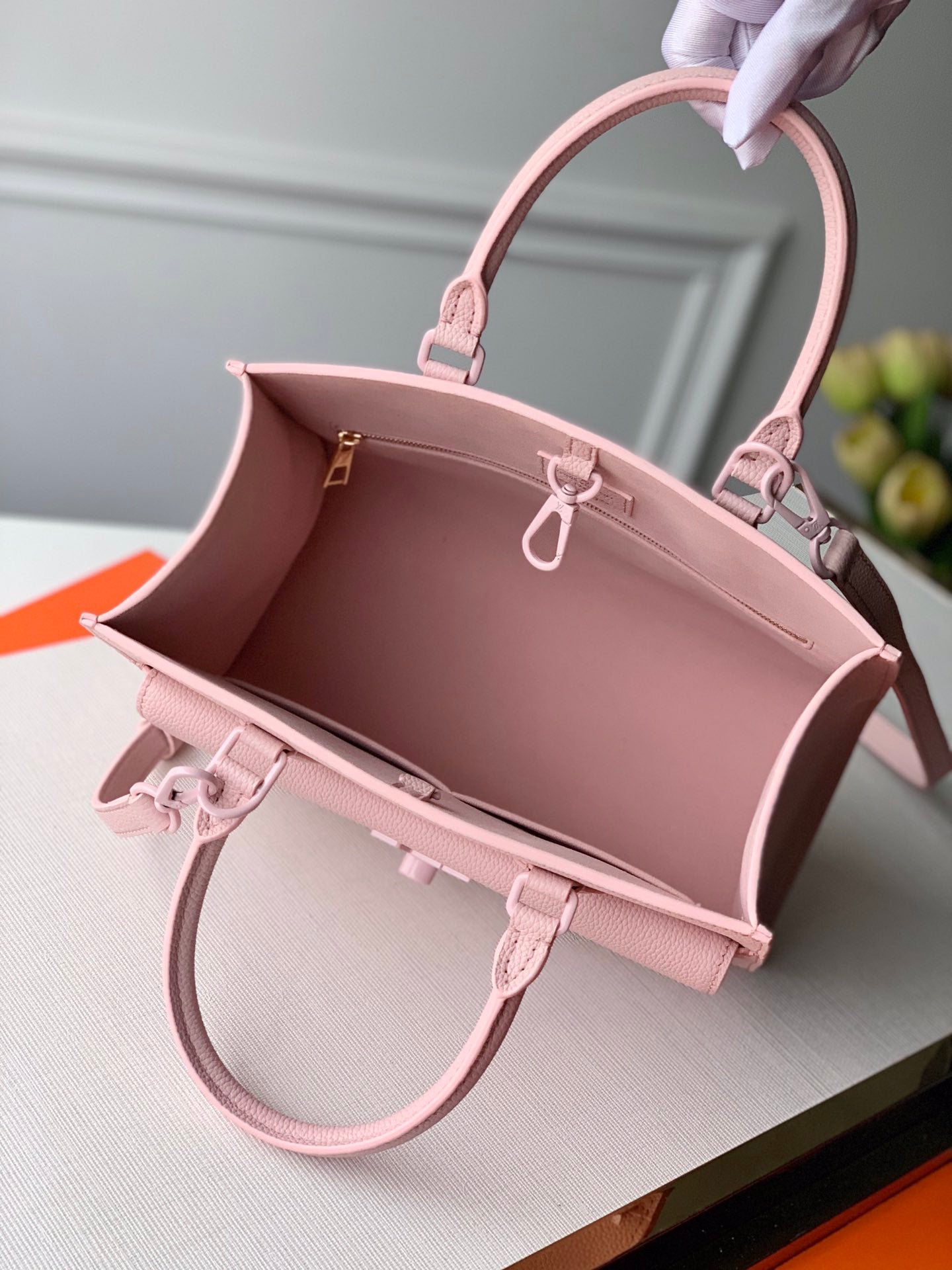 Women bag tote lock me