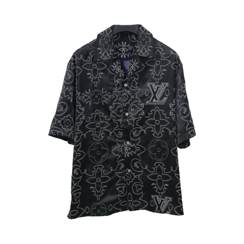 Half sleeve shirt