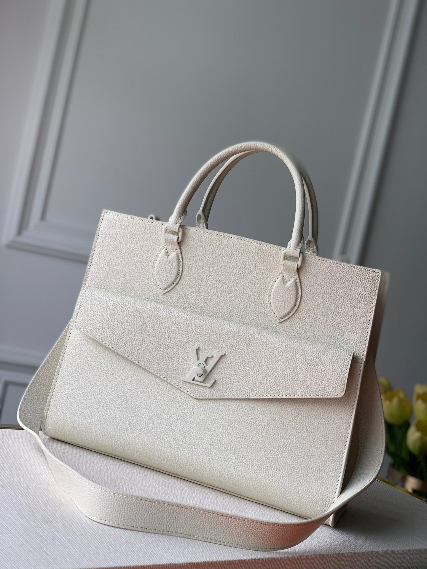 Women bag lockme tote