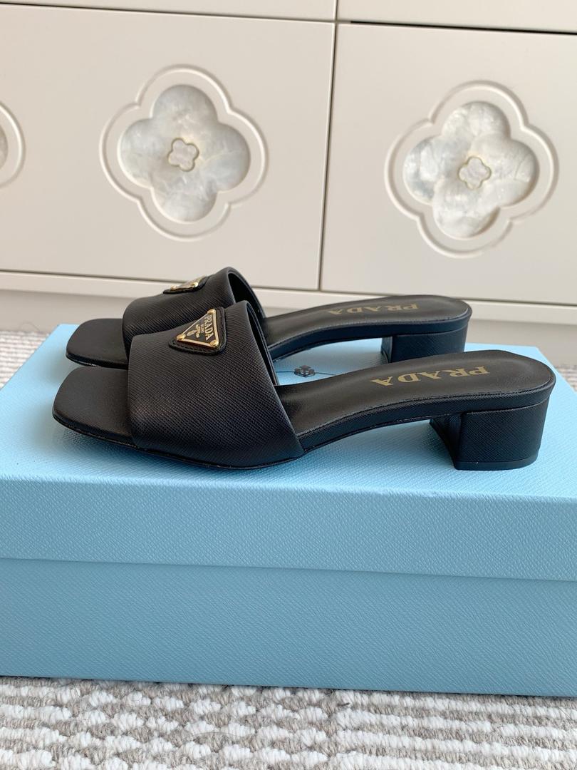 Women sandals