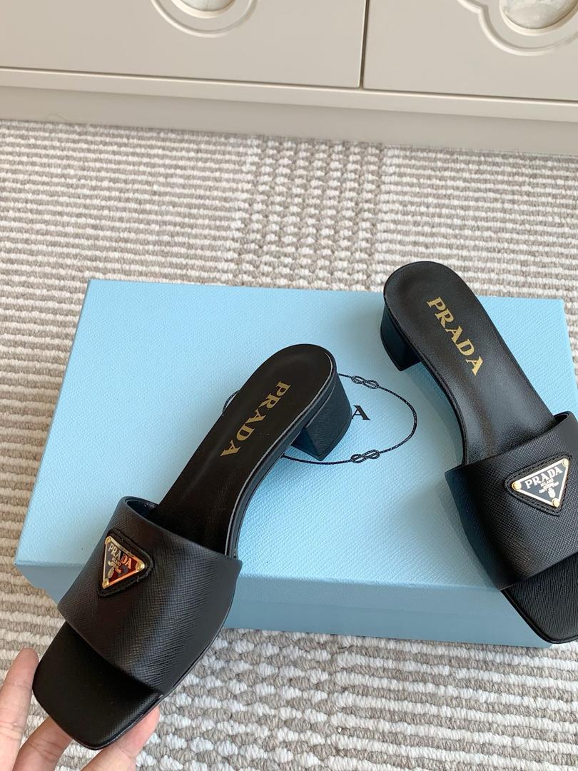 Women sandals