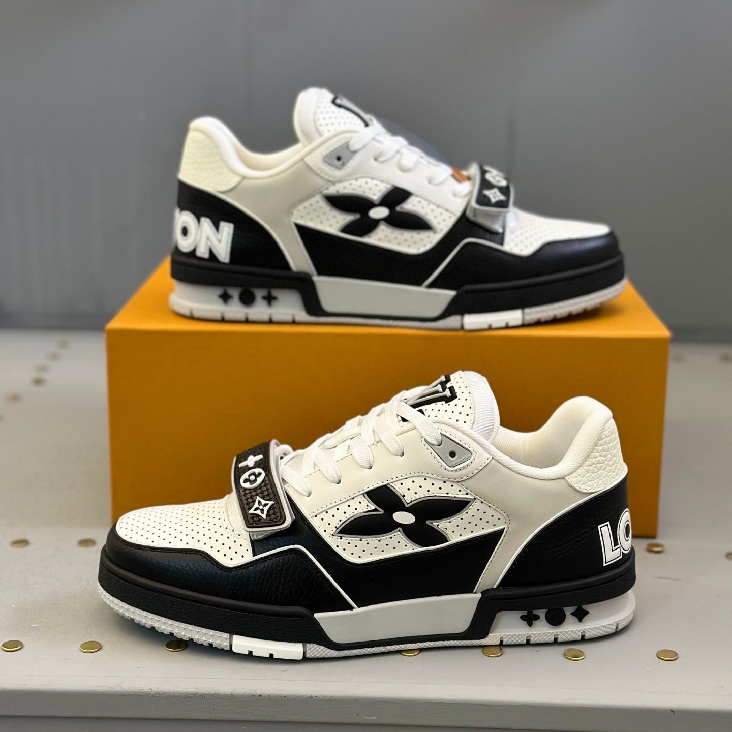 UNISEX SNEAKERS