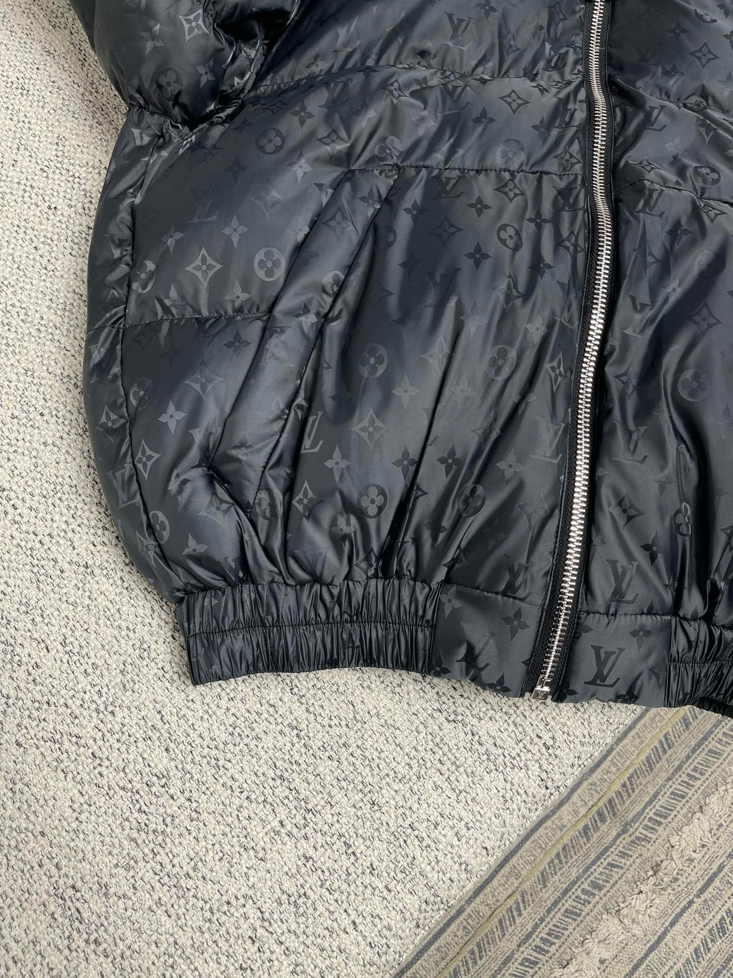 PUFFER JACKET