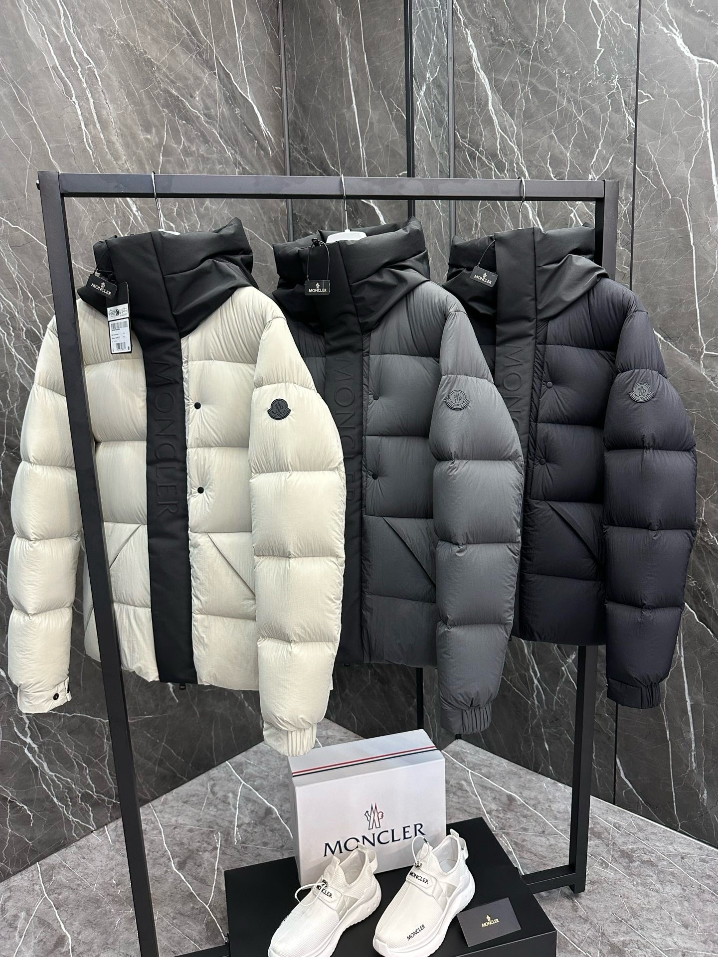 PUFFER JACKET