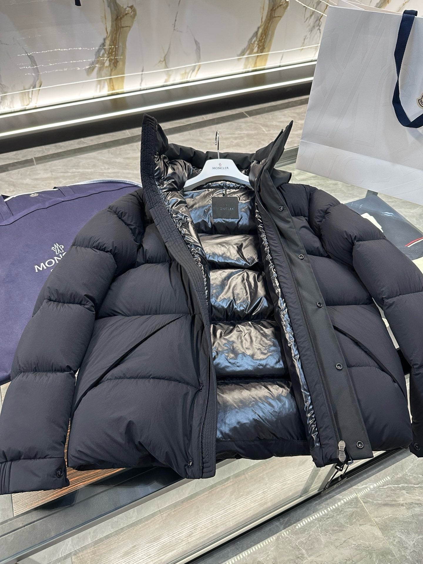 PUFFER JACKET
