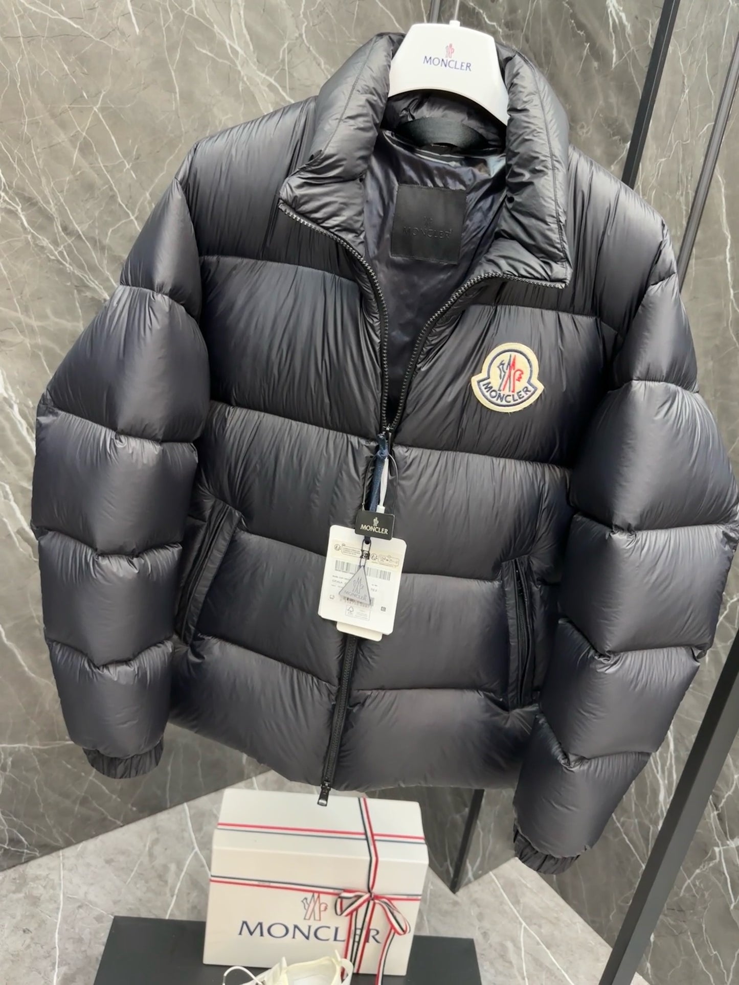 PUFFER JACKET
